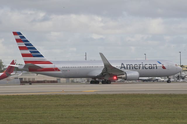 N344AN - Twin-engine aircraft