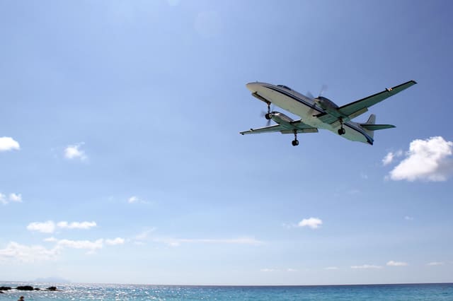 N362AE - Twin-engine aircraft