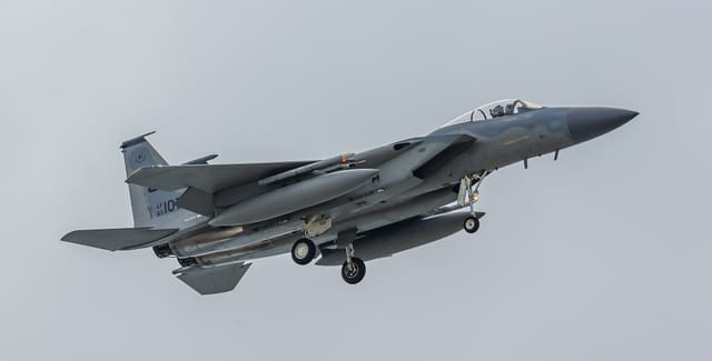  - Twin-engine aircraft