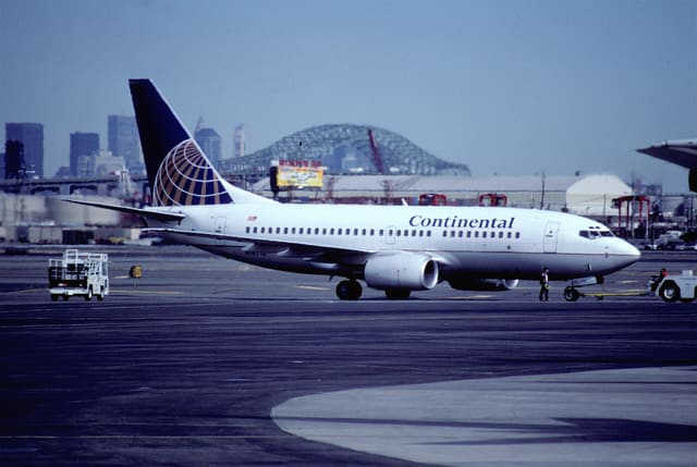 N16713 - Boeing