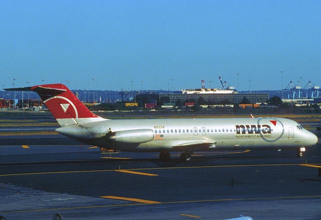 N9334 - Aircraft