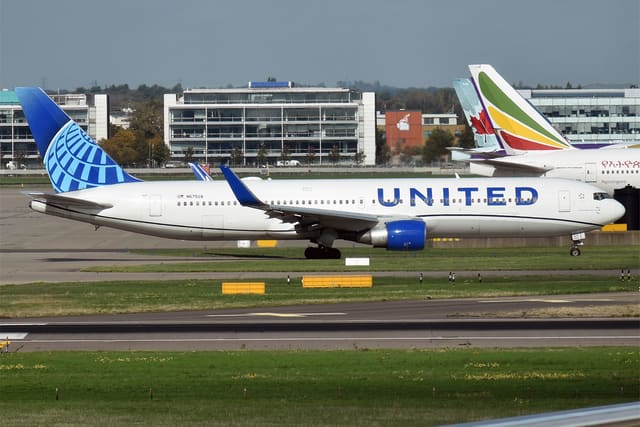 N675UA - Boeing