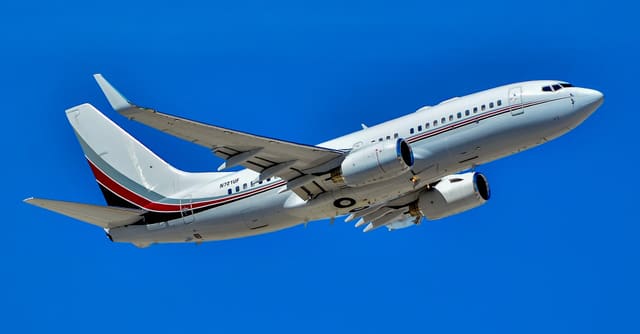 N721UF - Business jet