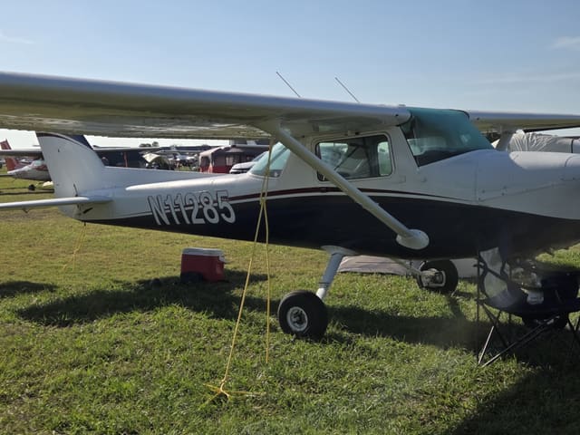 N11285 - Cessna 150L