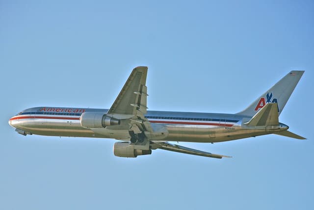 N362AA - Boeing