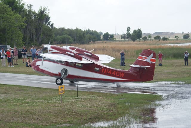 N144GW - Twin-engine aircraft