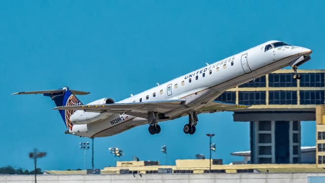 N13992 - Embraer