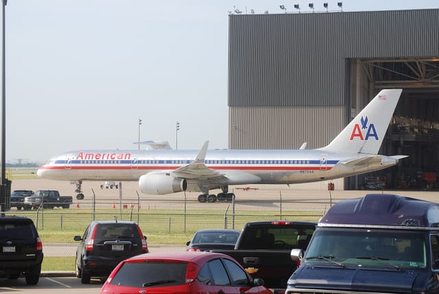 N672AA - Boeing