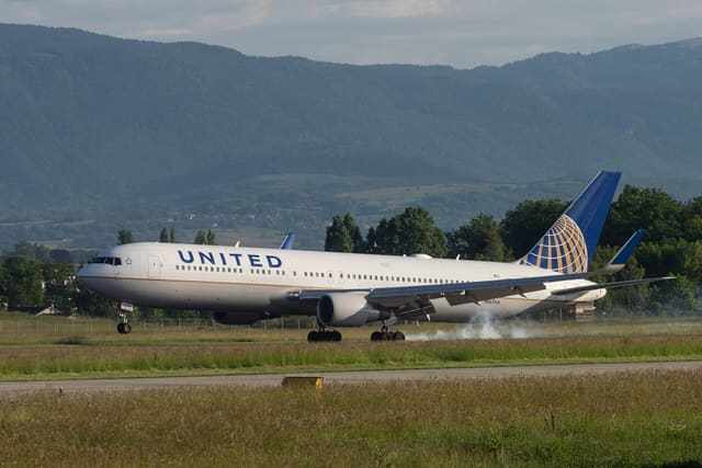 N667UA - Boeing