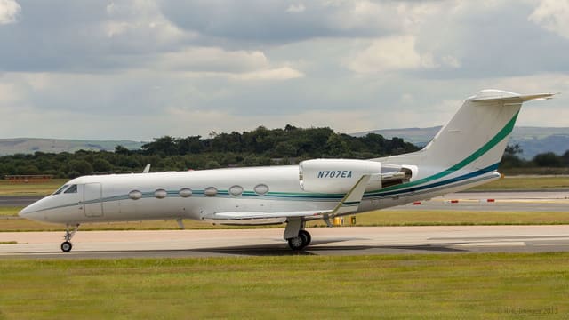 N707EA - Business jet
