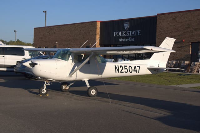N25047 - Single-engine aircraft