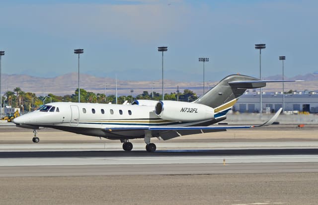 N732FL - Business jet