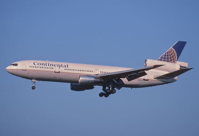N17087 - Douglas