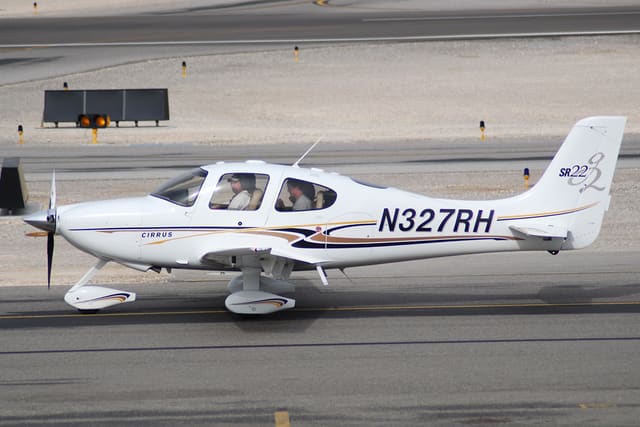 N327RH - Cirrus