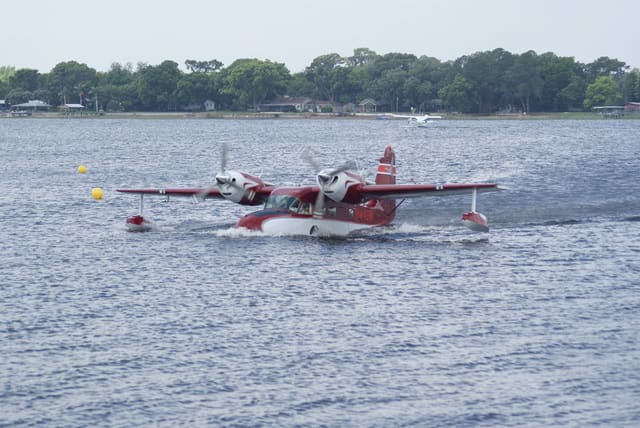 N144GW - Twin-engine aircraft