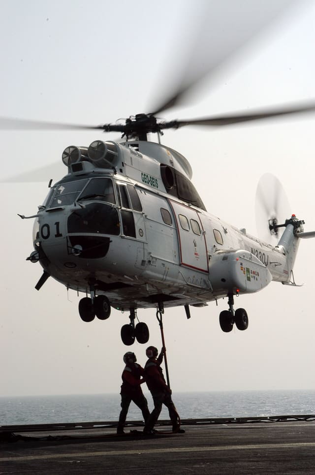 N330J - Helicopter