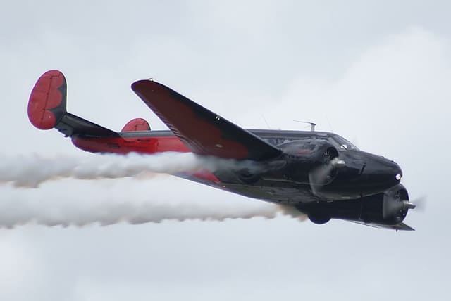 N9109R - Twin-engine aircraft