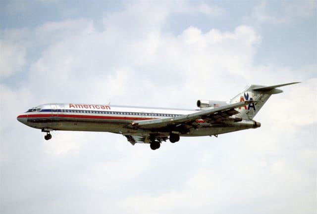 N878AA - Aircraft