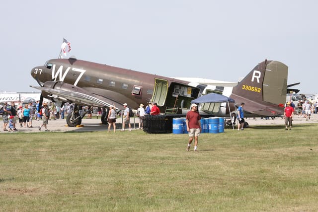 N345AB - Douglas