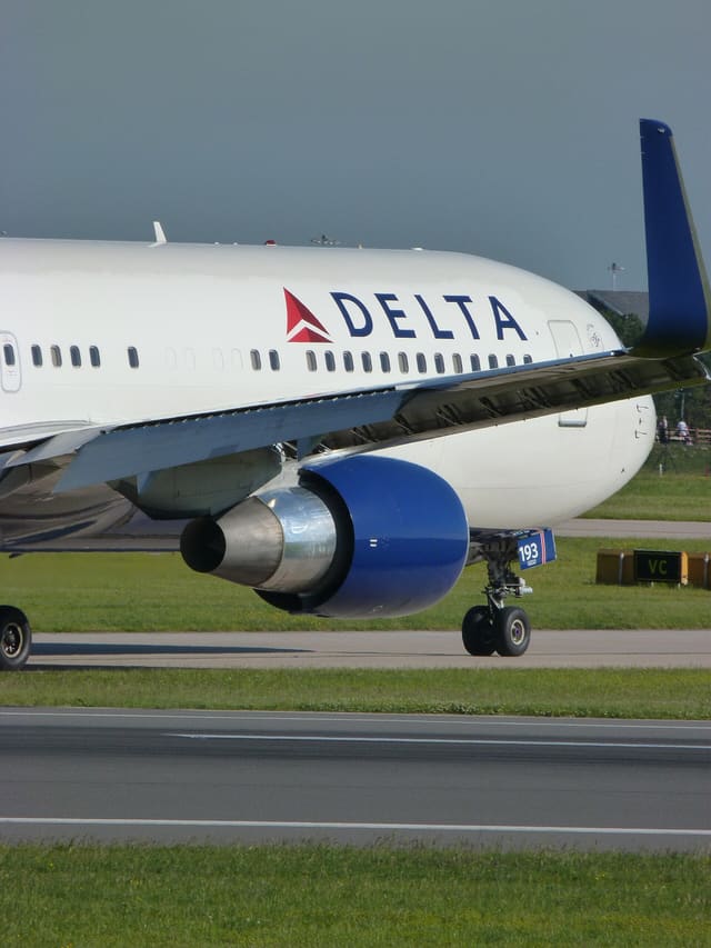 N193DN - Twin-engine aircraft