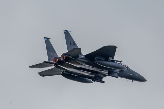  - Twin-engine aircraft