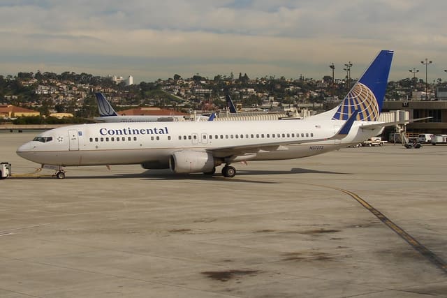 N37273 - Boeing