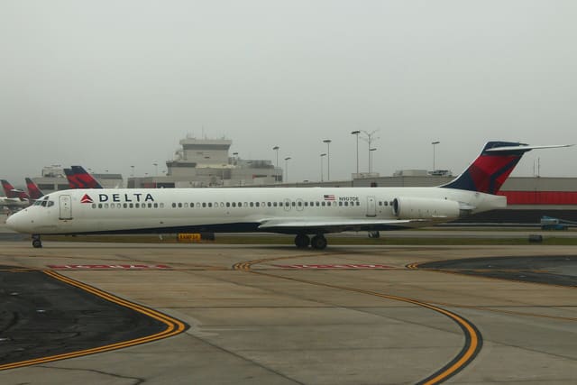 N907DE - Douglas