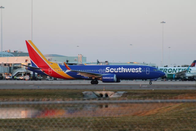 N8732S - Boeing