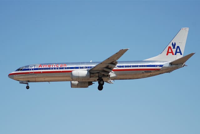 N935AN - Twin-engine aircraft