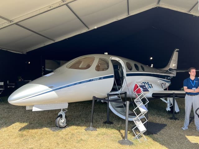 N716X - Business jet