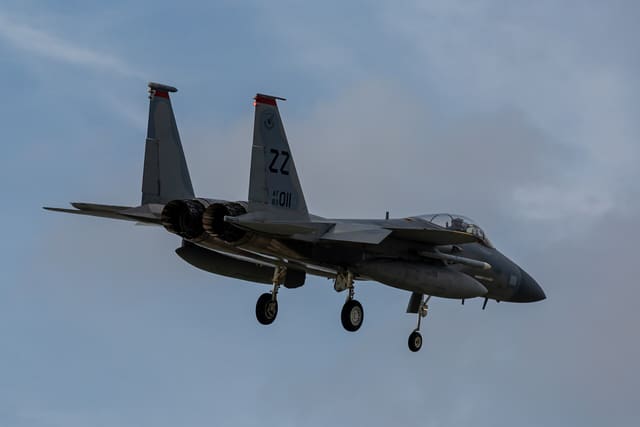  - Twin-engine aircraft