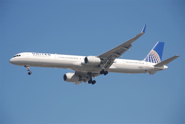 N77867 - Twin-engine aircraft