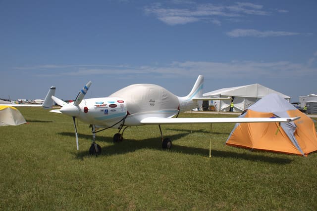N6ZQ - Single-engine aircraft