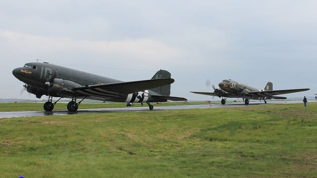  - Twin-engine aircraft