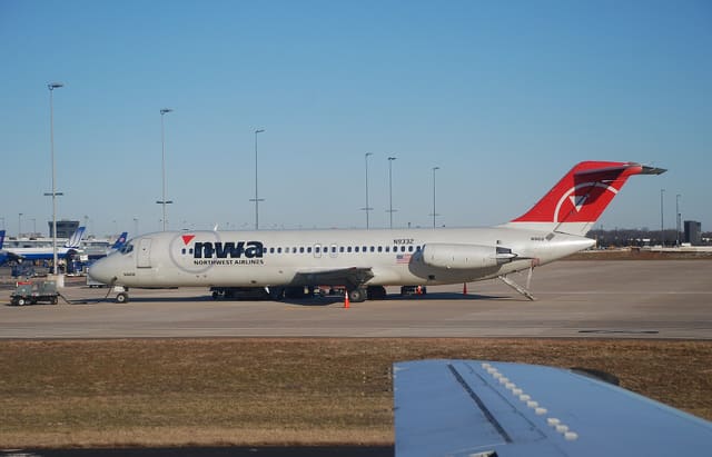 N9332 - Douglas