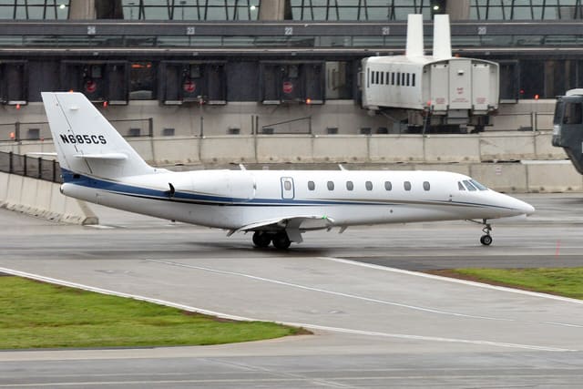 N685CS - Business jet