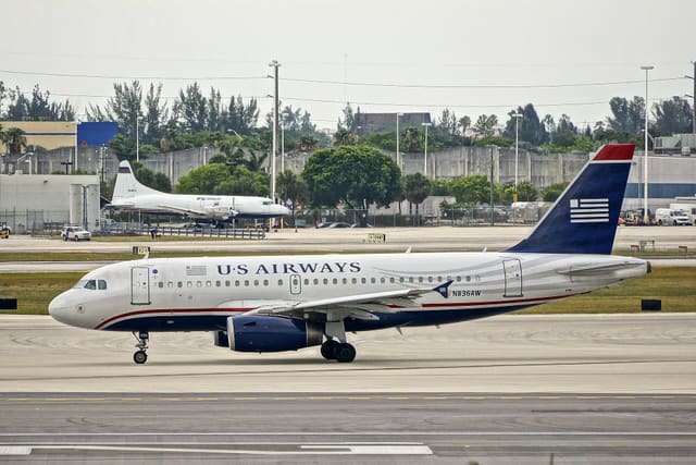 N181FL - Twin-engine aircraft