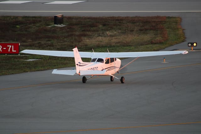 N1087C - Cessna