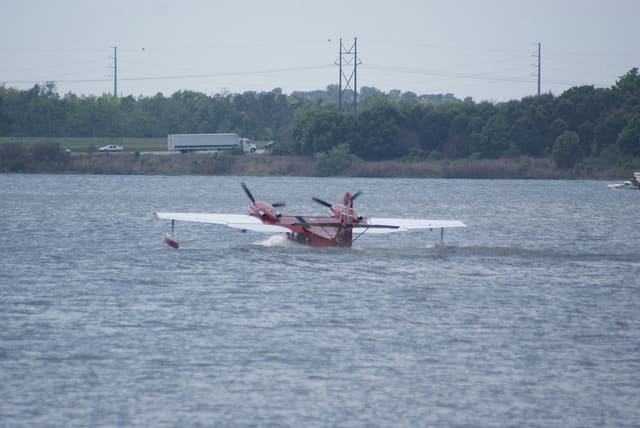 N144GW - Twin-engine aircraft