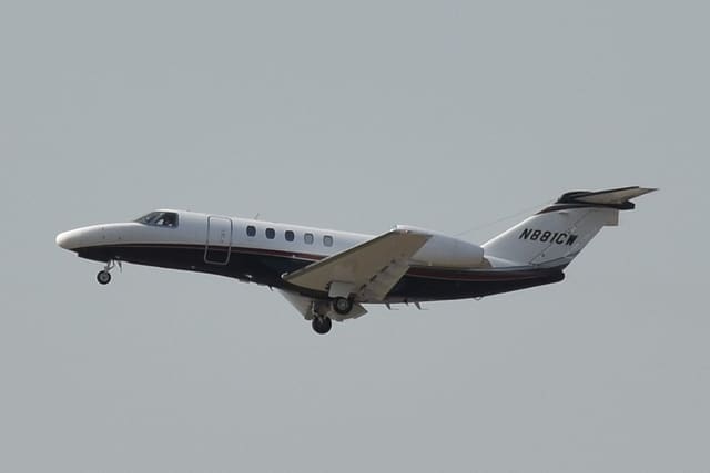 N881CW - Business jet