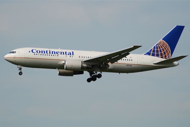 N68159 - Twin-engine aircraft