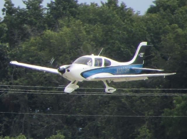 N1303H - Cirrus