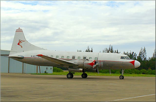 N8277Q - Twin-engine aircraft