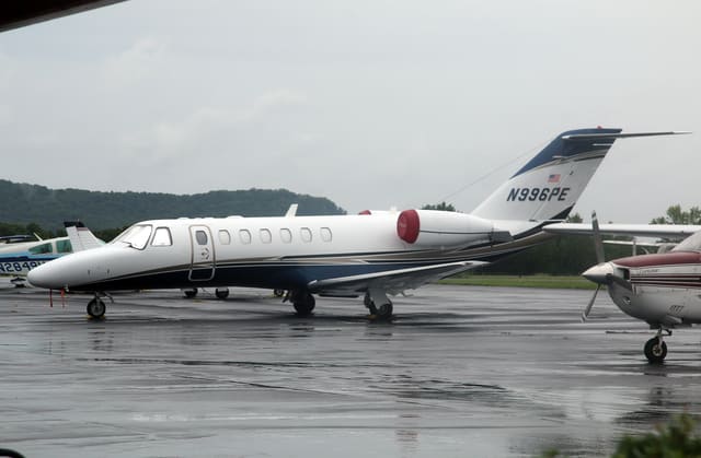 N996PE - Business jet