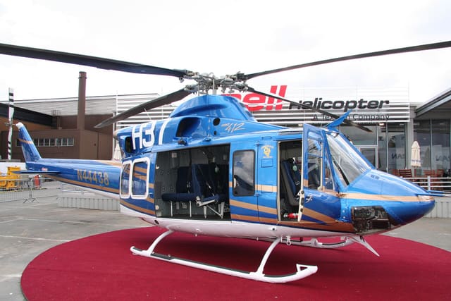 N44438 - Helicopter