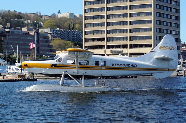 N90422 - Floatplane