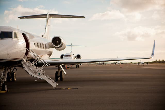 N227LA - Business jet