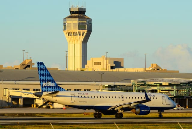 N193JB - Embraer