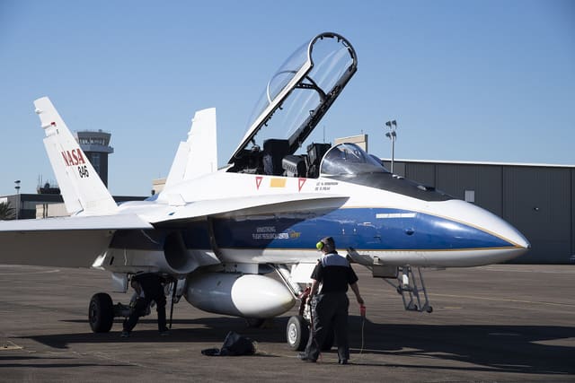N846NA - Twin-engine aircraft