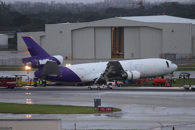 N370FE - Douglas